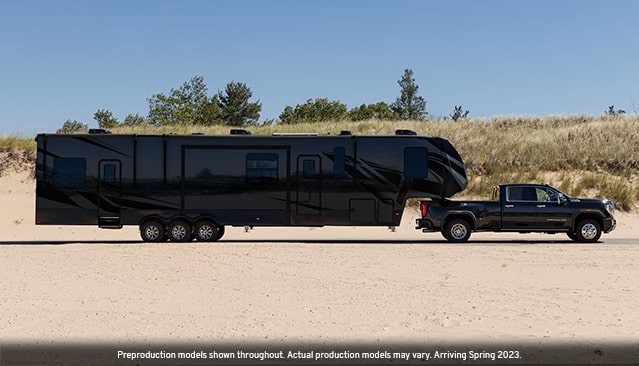 PULL YOUR WORLD WITH THE NEW 2024 SIERRA HEAVY DUTY’S ENHANCED TRAILERING CAPABILITIES