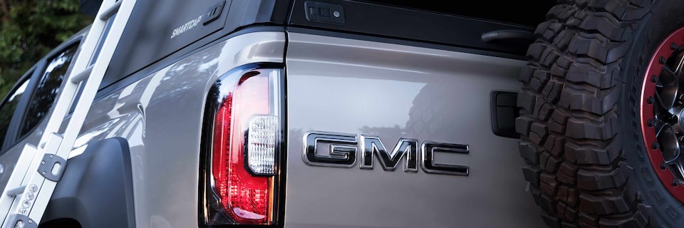 GMC Canyon AT4 Concept Close-Up GMC Logo