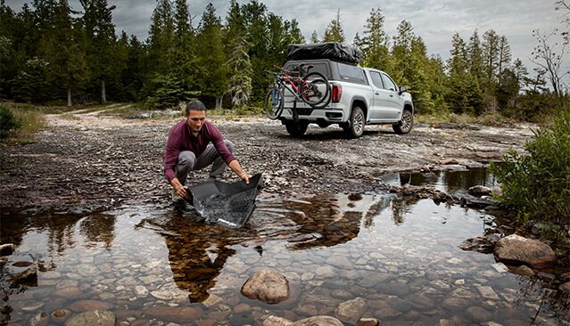 GMC’S ALL-WEATHER FLOOR LINERS HELP PROTECT YOUR INTERIOR SO YOU CAN DO MORE
