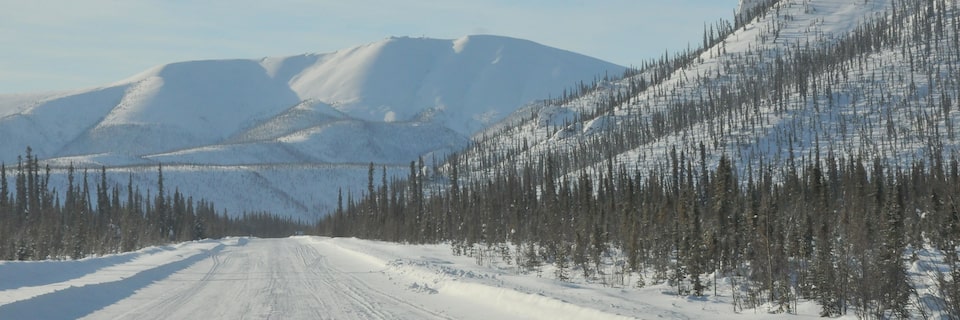 Alcan 5000 Winter Rally mountain range pass panorama