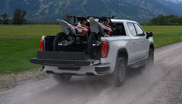 SEVEN SMART WAYS TO USE THE GMC SIERRA’S AVAILABLE MULTIPRO TAILGATE
