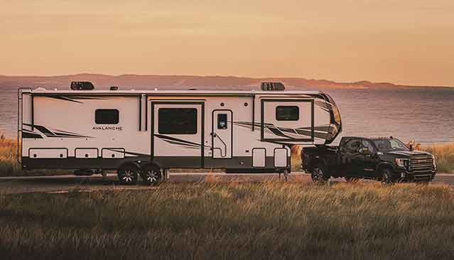 TRAILERING PROS: A TALENTED TEAM MAXIMIZES RV TECHNOLOGY, COMFORT AND STYLE