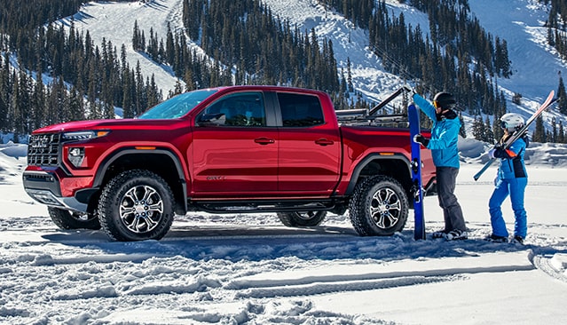 MUST-HAVE ACCESSORIES FOR YOUR NEXT WINTER ADVENTURE