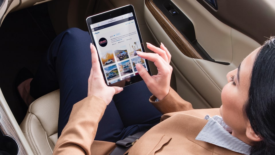 GMC and OnStar: Tablet using In-Vehicle Wi-Fi Connectivity