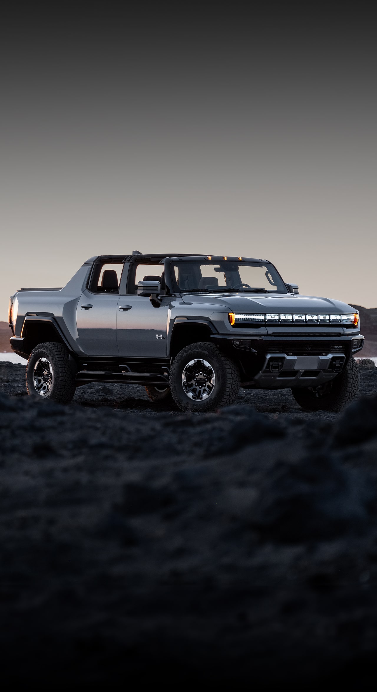 GMCページ GMC Lineup: Trucks, SUVs, Crossovers, Vans, and EVs