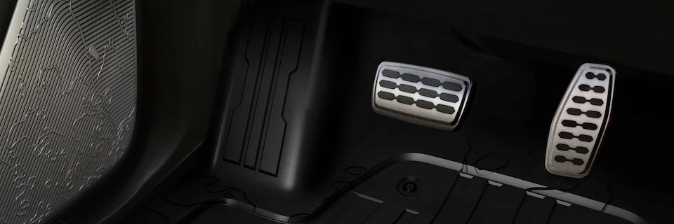 2022-gmc-hummer-ev-one-pedal-drive-22_GMC_HUM_SBZ_01