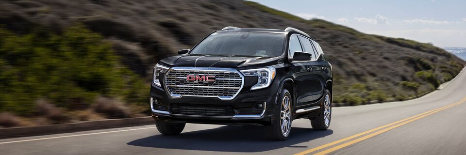 2022 GMC Terrain Denali - Front Side View