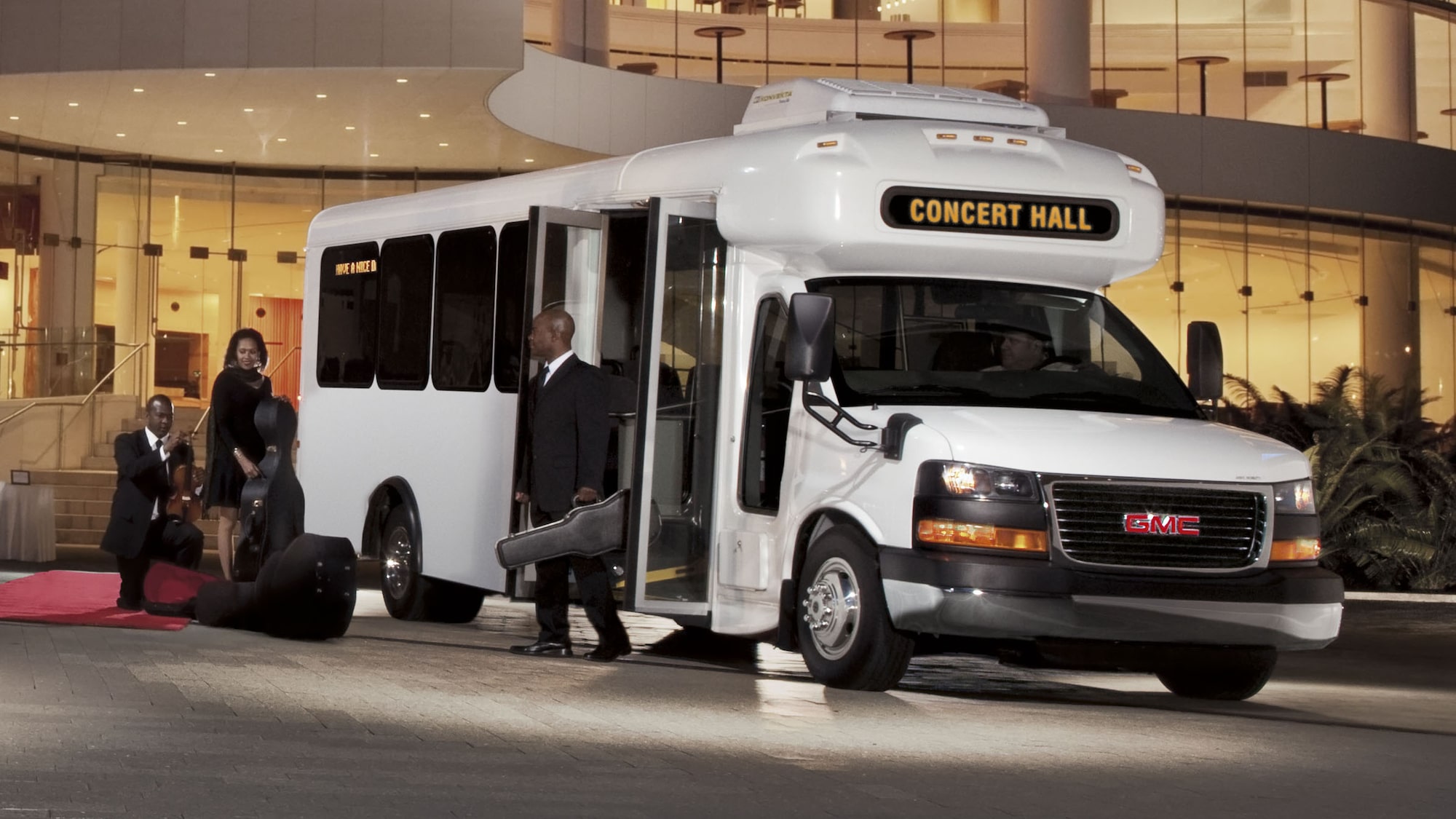 gmc savana 4500 cutaway van