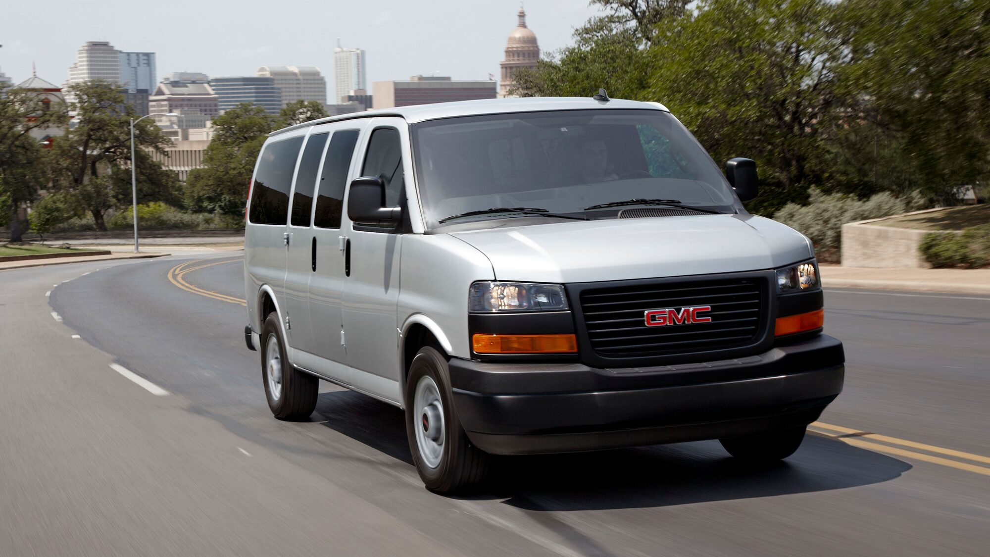 2020 gmc savana body styles