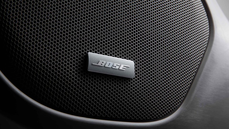 2021 GMC Acadia Mid-Size SUV Interior Built-in Bose Sound System