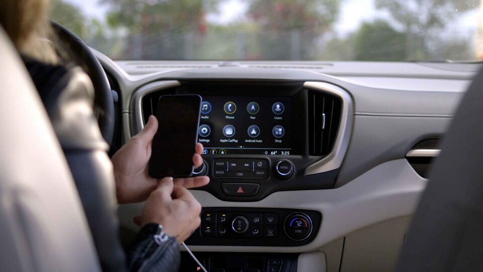 2021 GMC Terrain Small Crossover SUV Video Interior View Infotainment System & Charging Station Technology