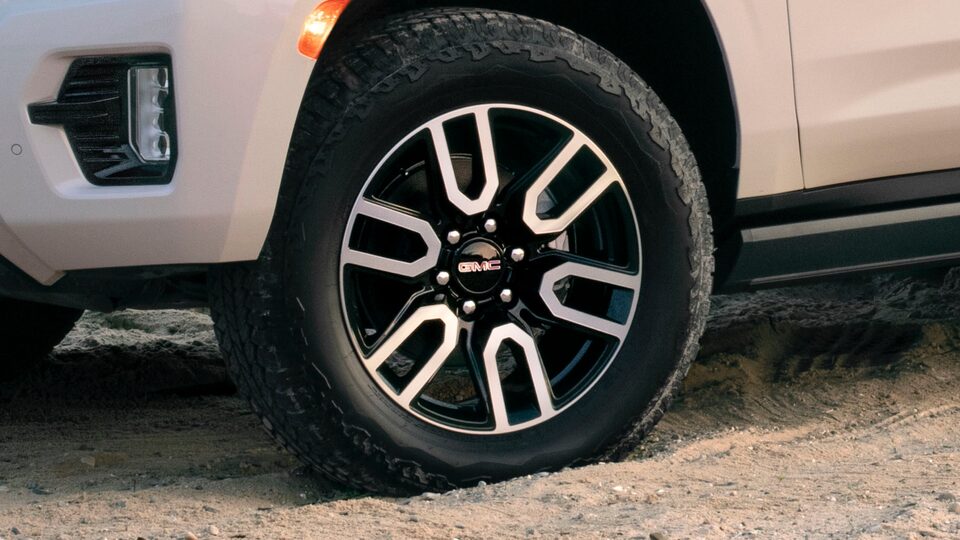 2021 GMC Yukon Full size SUV with Magnetic Ride Control