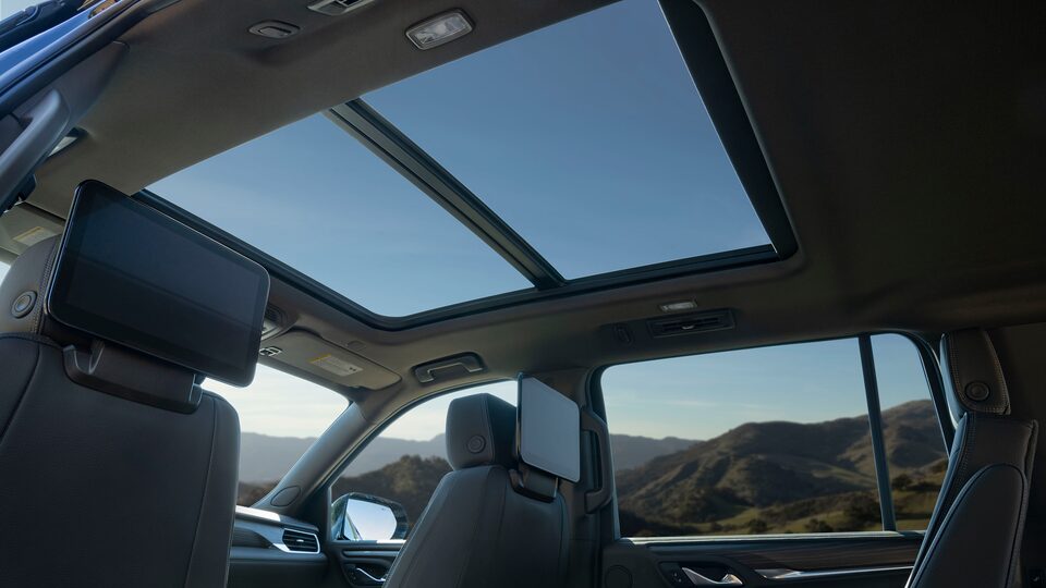 2021 GMC Yukon Full size SUV Interior top Sunroof Detail