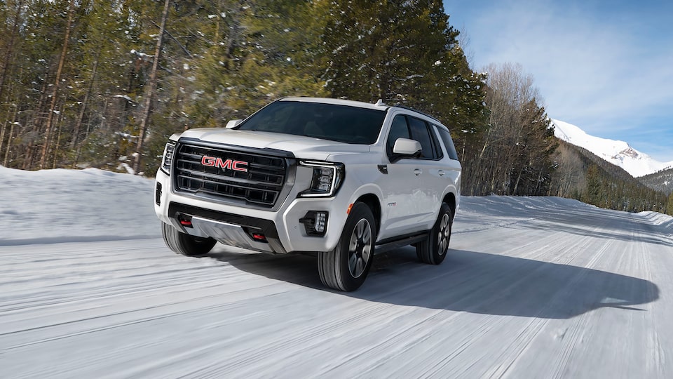 2021 GMC Yukon Full size SUV Front Side View