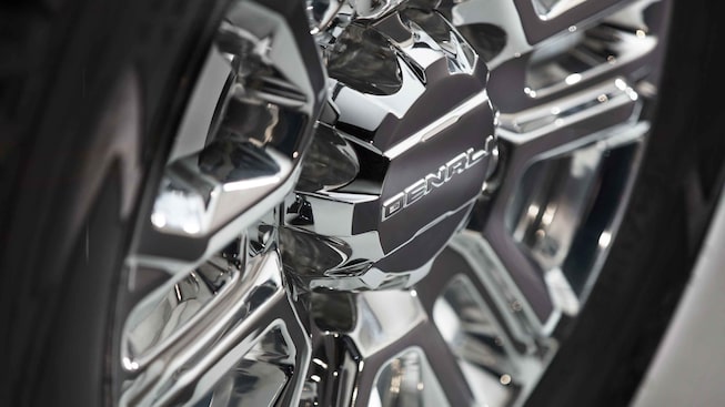 2021 GMC Sierra HD Denali Luxury Heavy Duty Truck rims close up