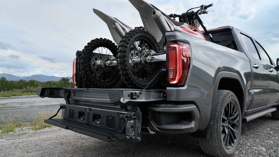 2021 GMC Sierra 1500 Pickup Truck with trailering capability