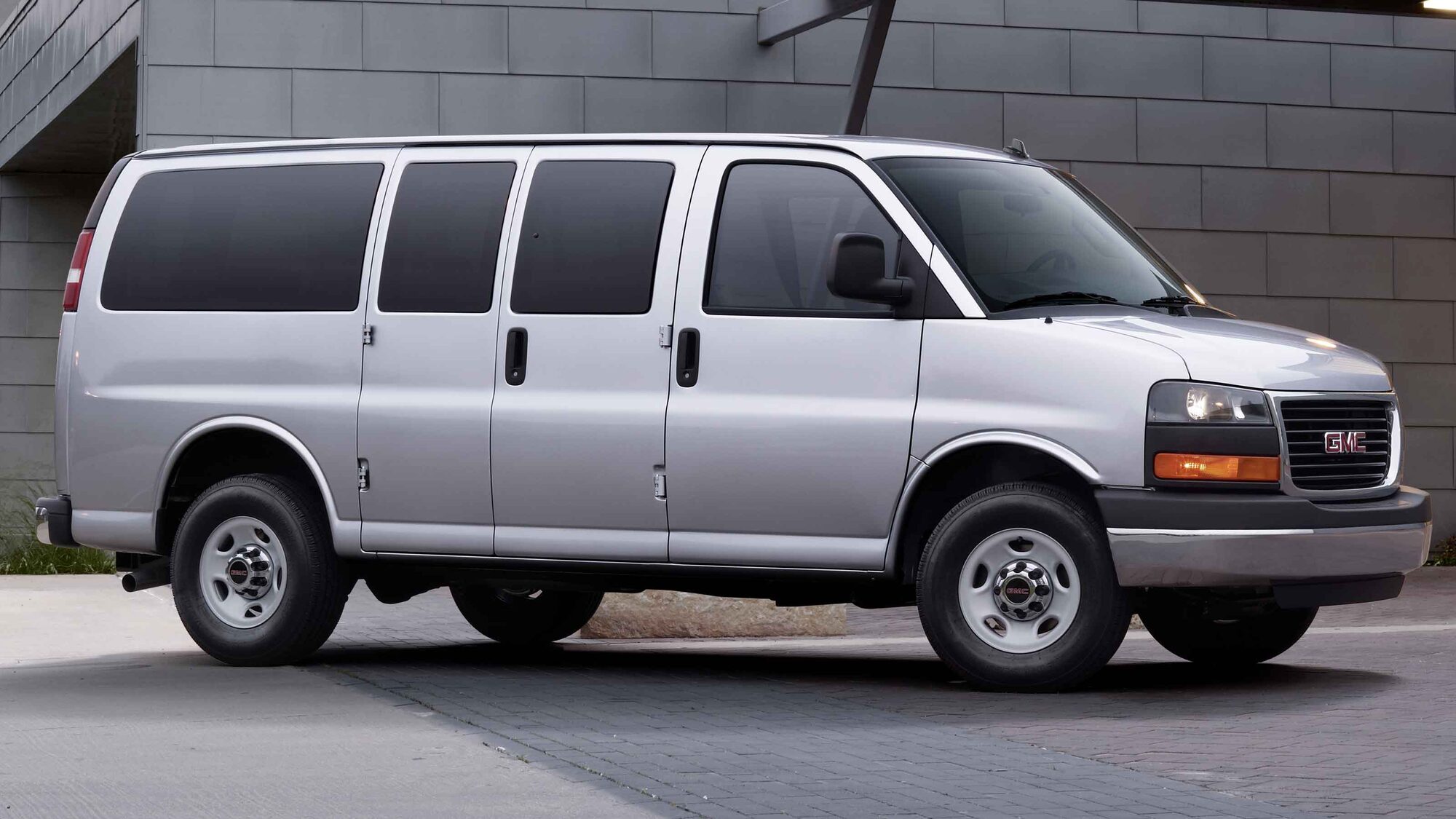 gmc savana family van