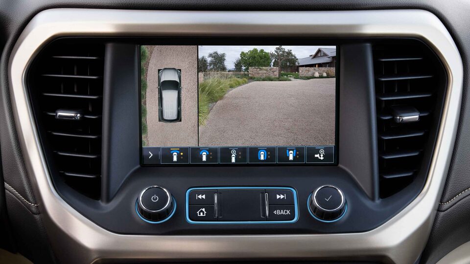 2022 GMC Acadia Mid-Size SUV Interior Center Console Back Up Camera