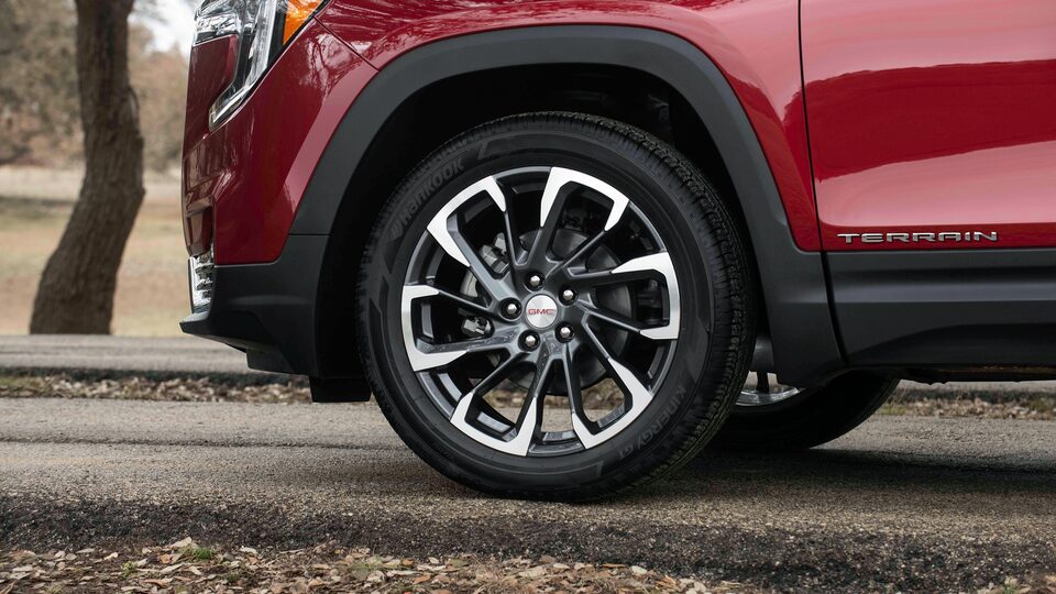 2022 GMC Terrain Small SUV Aluminum Wheels