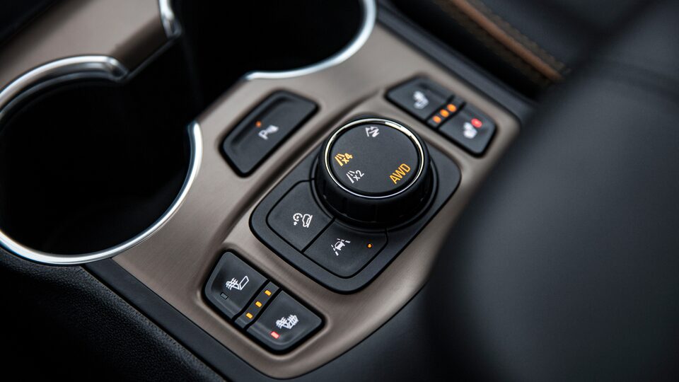 2022 GMC AT4 Small SUV Center Console