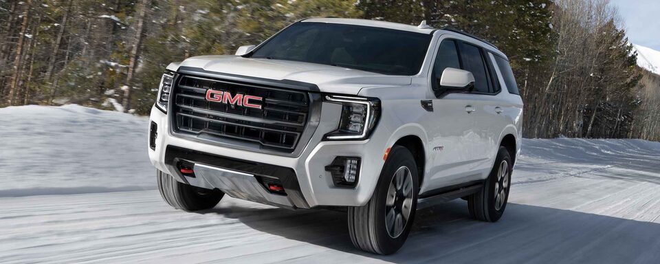 2021 GMC Yukon Full size SUV Front Side View