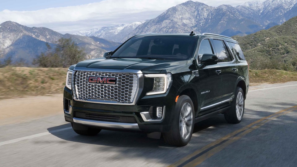 2022 GMC Yukon Exterior Driving