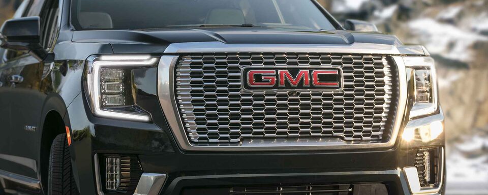 2022 GMC Sierra Denali Front View