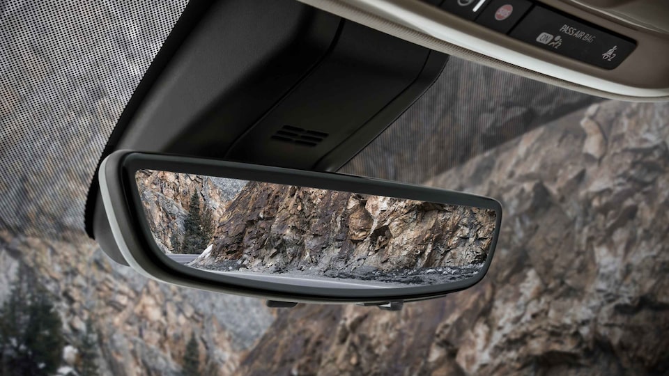 Model Overview 2022 GMC Yukon Denali Luxury FullSize SUV