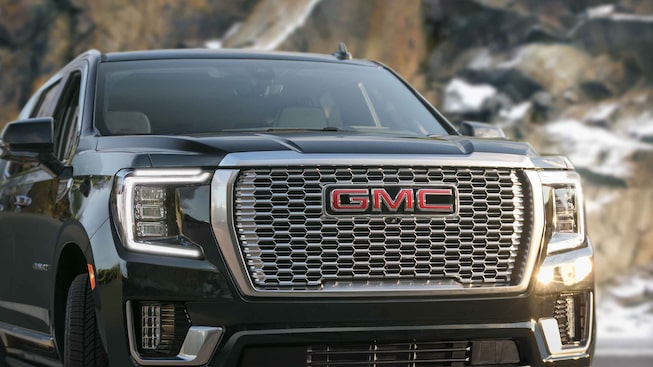 2022 GMC Yukon Denali Exterior Front View