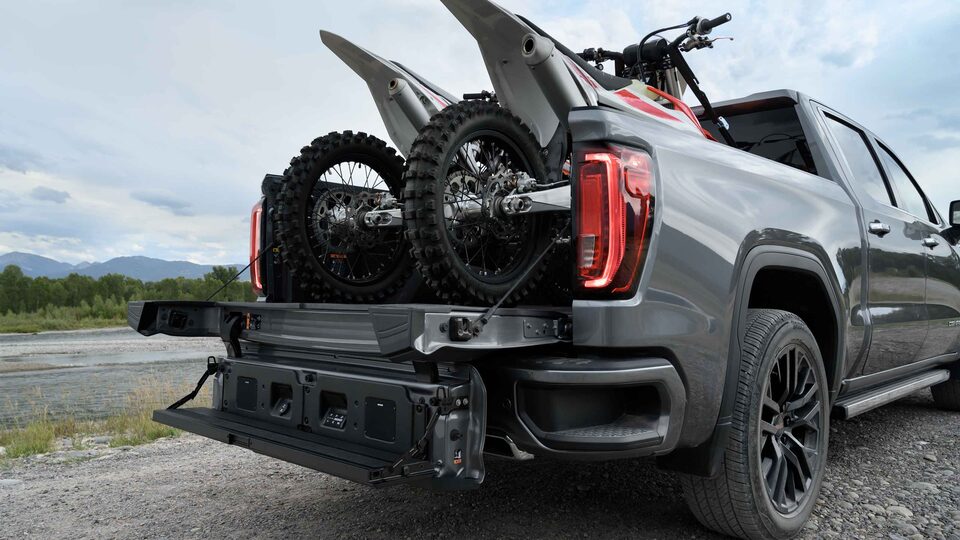 2021 GMC Sierra 1500 Pickup Truck with trailering capability