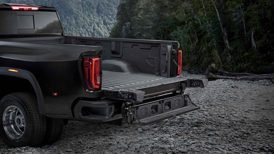 2022 GMC Sierra Truck with Truck Bed Full-Width Step Down