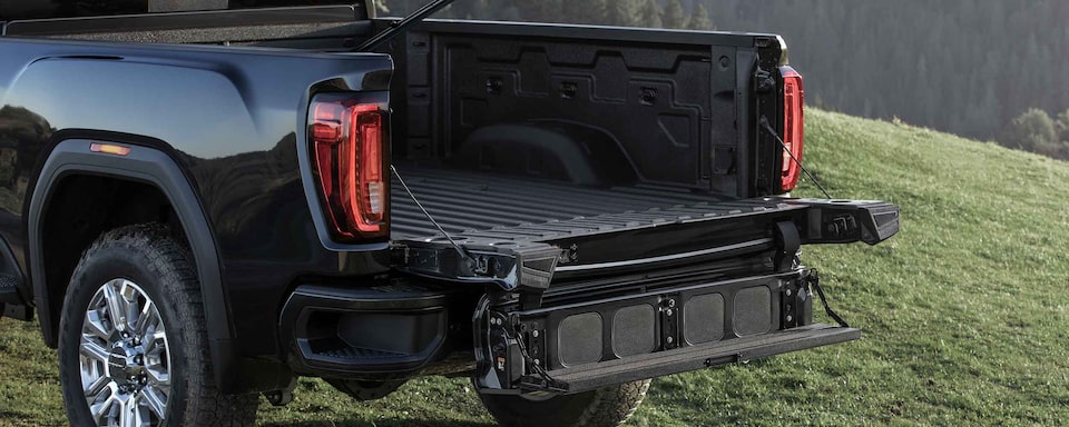 2022 GMC Sierra HD Denali Luxury Truck Multi-Pro Tailgate Full-Width Step