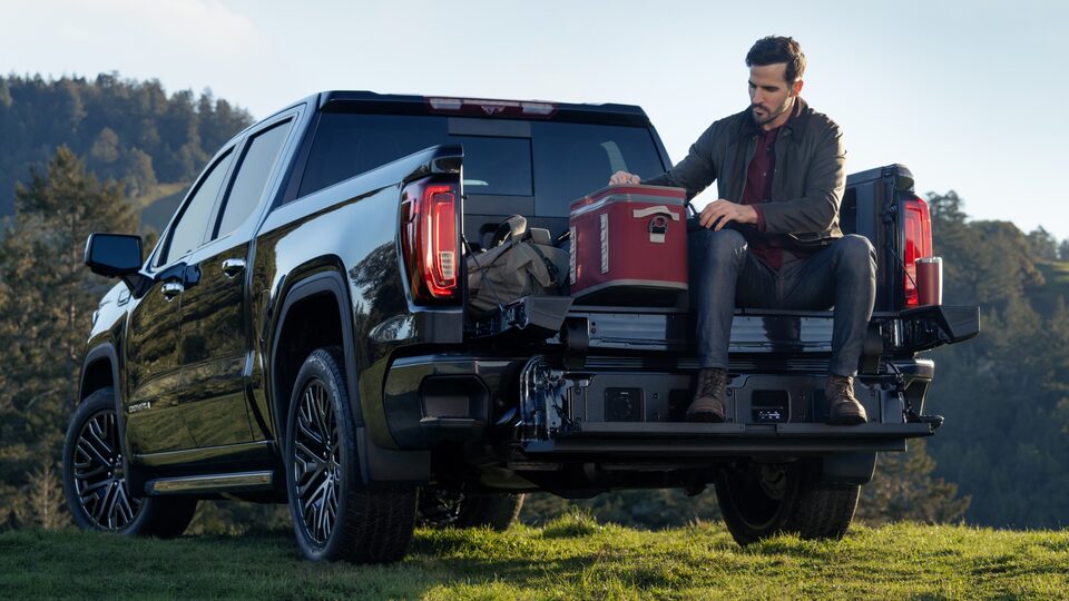 2022 GMC Sierra AT4 Off-Road Truck Exterior Multipro Tailgate