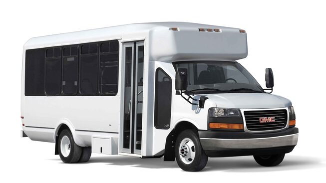 2022 GMC Savana Cutaway: Shuttle Bus