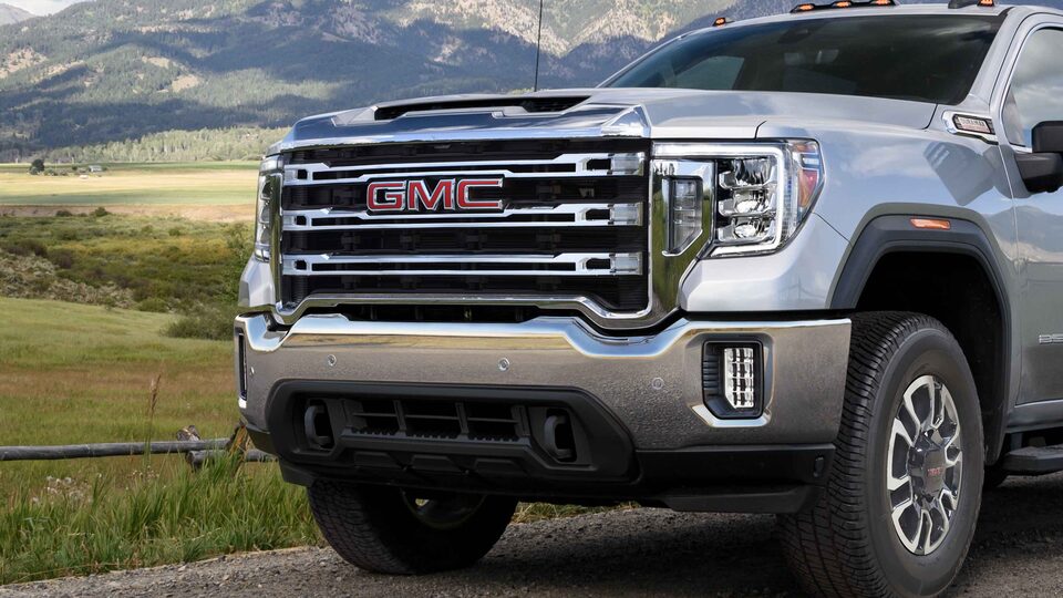 2022 GMC Sierra HD Chassis Cab Front Grille Worms-Eye View