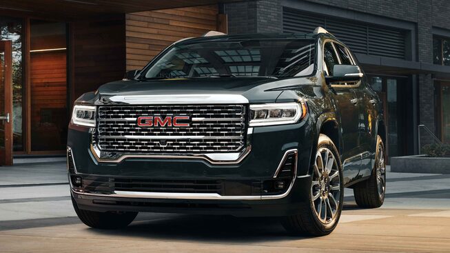 2023 GMC Acadia Denali Mid-Size Luxury SUV Exterior Front Side View
