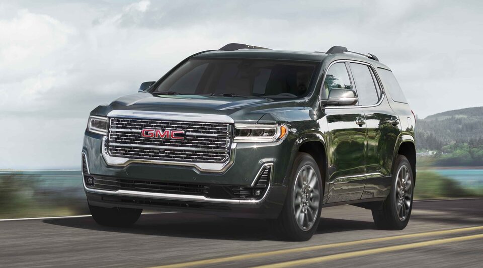 2023 GMC Acadia Denali Luxury SUV Front Side View