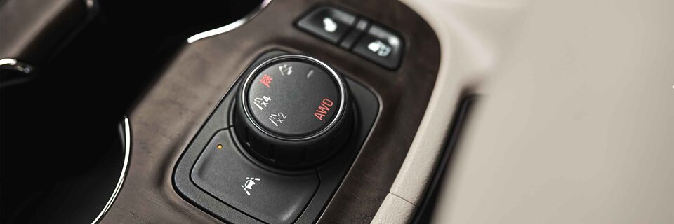 Closeup on the Traction Select System of the new GMC Acadia 