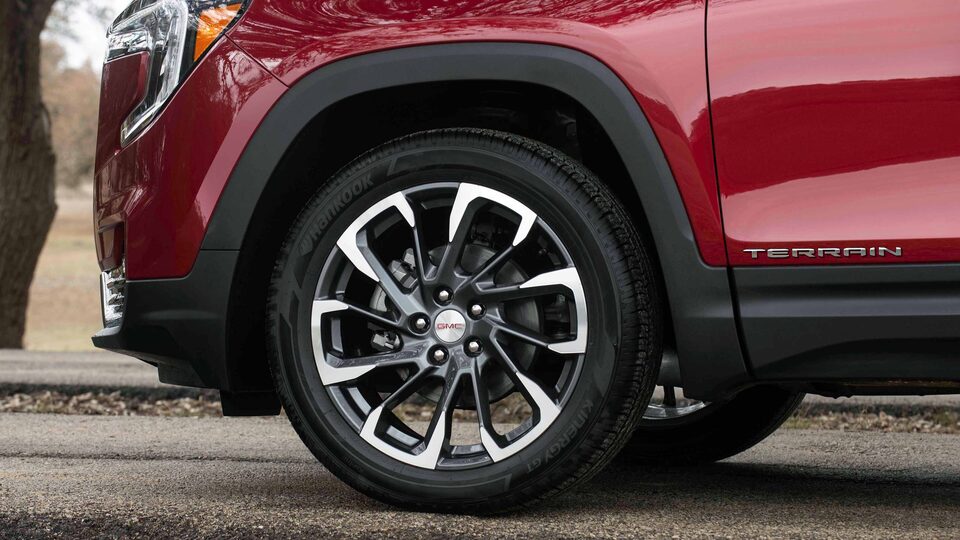 The 2023 GMC Terrain Denali 19" Ultra-Bright Machined Aluminum Wheels