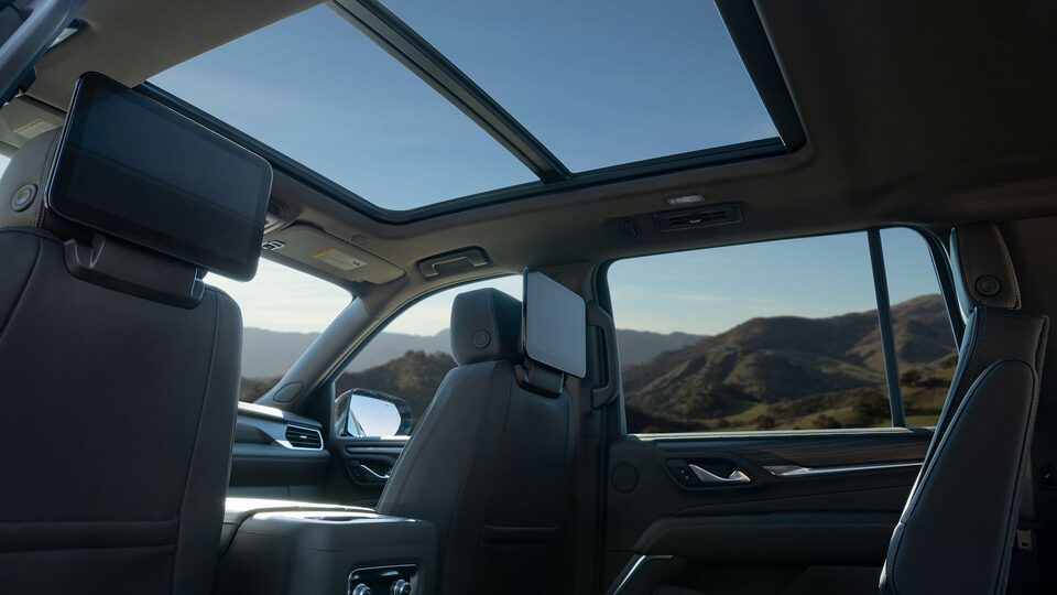 2022 GMC Yukon AT4 Full-Size Off-Road SUV Center Console