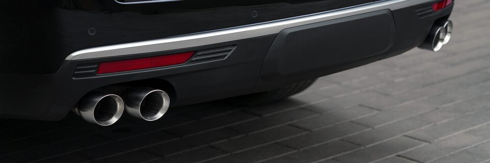 2021 GMC Yukon Full size SUV Front Grille View