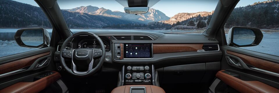 2021 GMC Yukon Full size SUV Interior Dash in Teak Shale