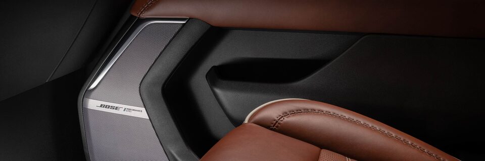 2021 GMC Yukon Full size SUV Interior Dash in Jet Black