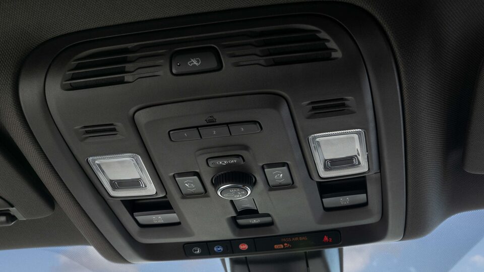 2021 GMC Yukon Full size SUV Vehicle Roof Controls