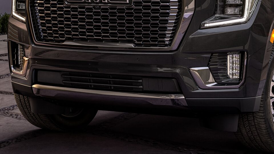 2022 GMC Yukon Denali Luxury Full-Size SUV Exhaust