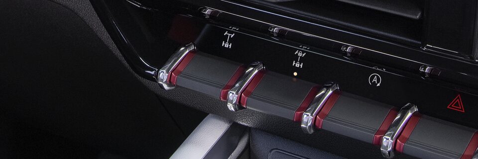 Front and Back Wheel E-Locker Toggle Switches of the Canyon AT4