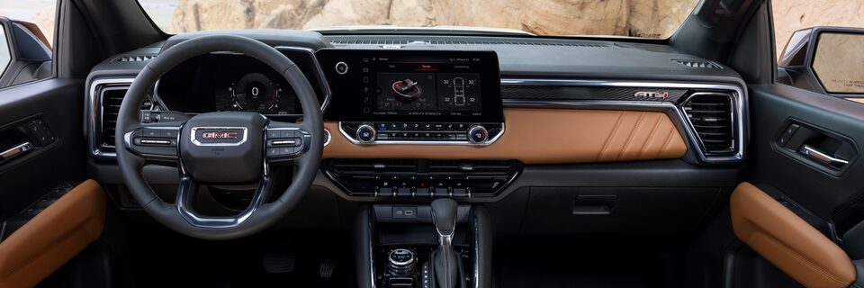 The Stylish Interior with Leather Seating on the GMC Canyon AT4