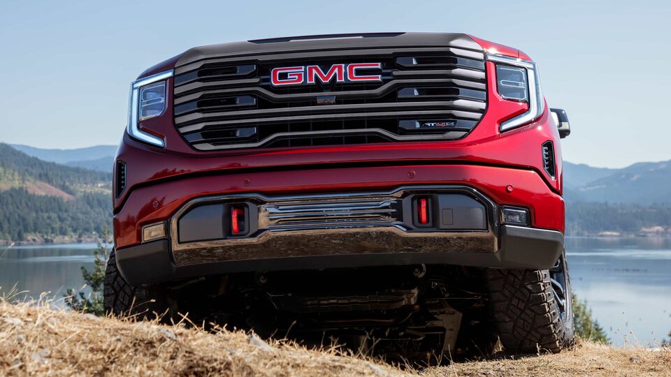 The Imposing Grille of the AT4X with its Signature Vertical Red Recovery Hooks