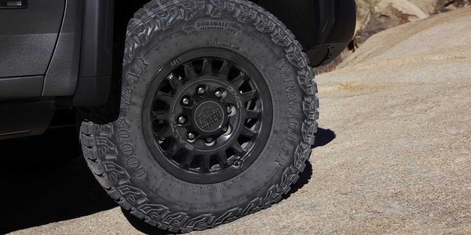 The Tough Off-Road Wheels of the Sierra HD AT4