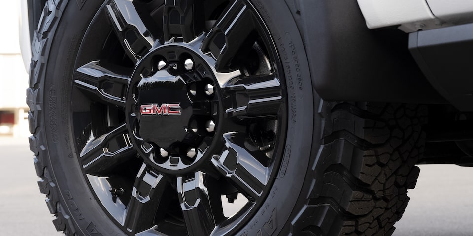 The Sleek Wheel Design of the Sierra HD AT4